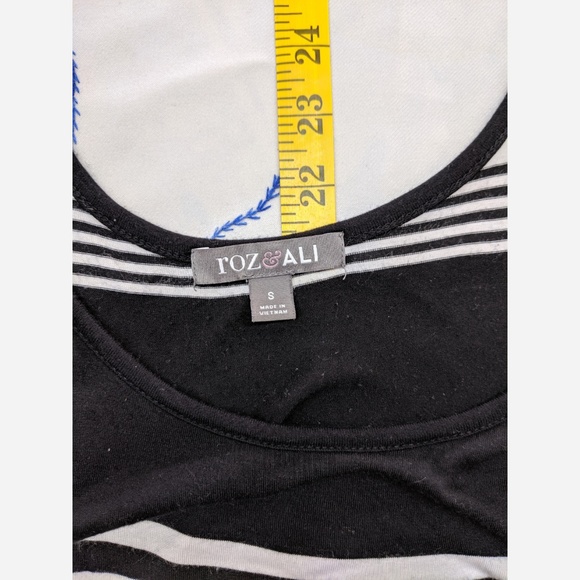 Roz & Ali Size Small Stretchy Tank Top - Picture 2 of 2